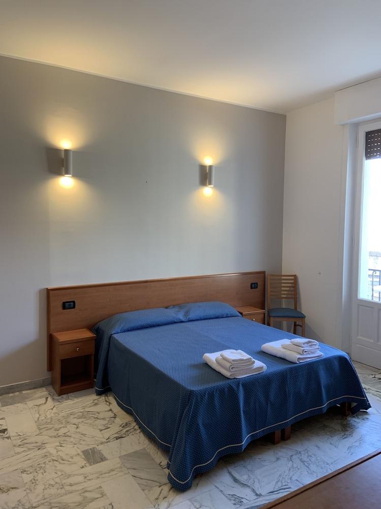 Hotel Lungomare Reggio di Calabria Kültér fotó