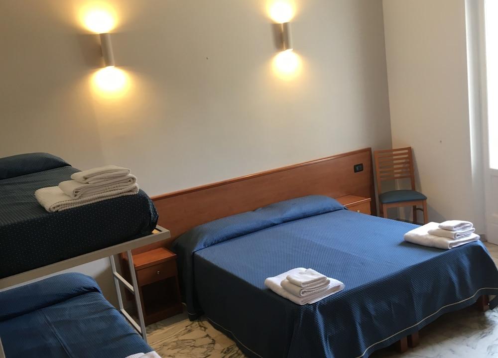 Hotel Lungomare Reggio di Calabria Kültér fotó