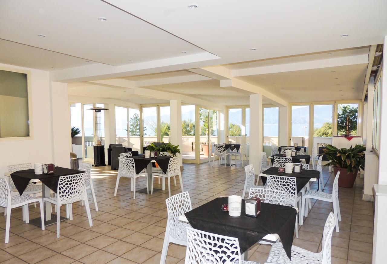 Hotel Lungomare Reggio di Calabria Kültér fotó
