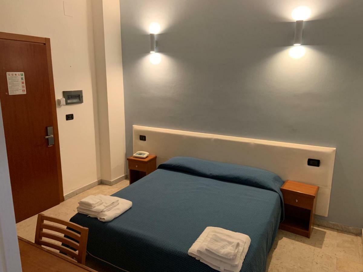 Hotel Lungomare Reggio di Calabria Kültér fotó